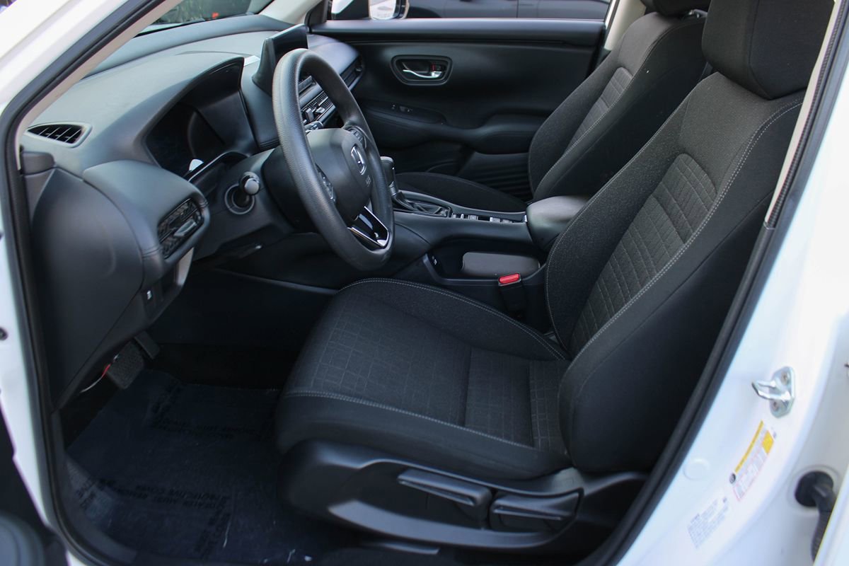Used 2023 Honda HR-V LX image 16