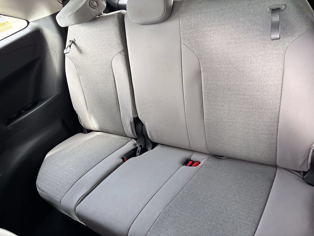 New 2026 Toyota Sienna LE FWD image 27