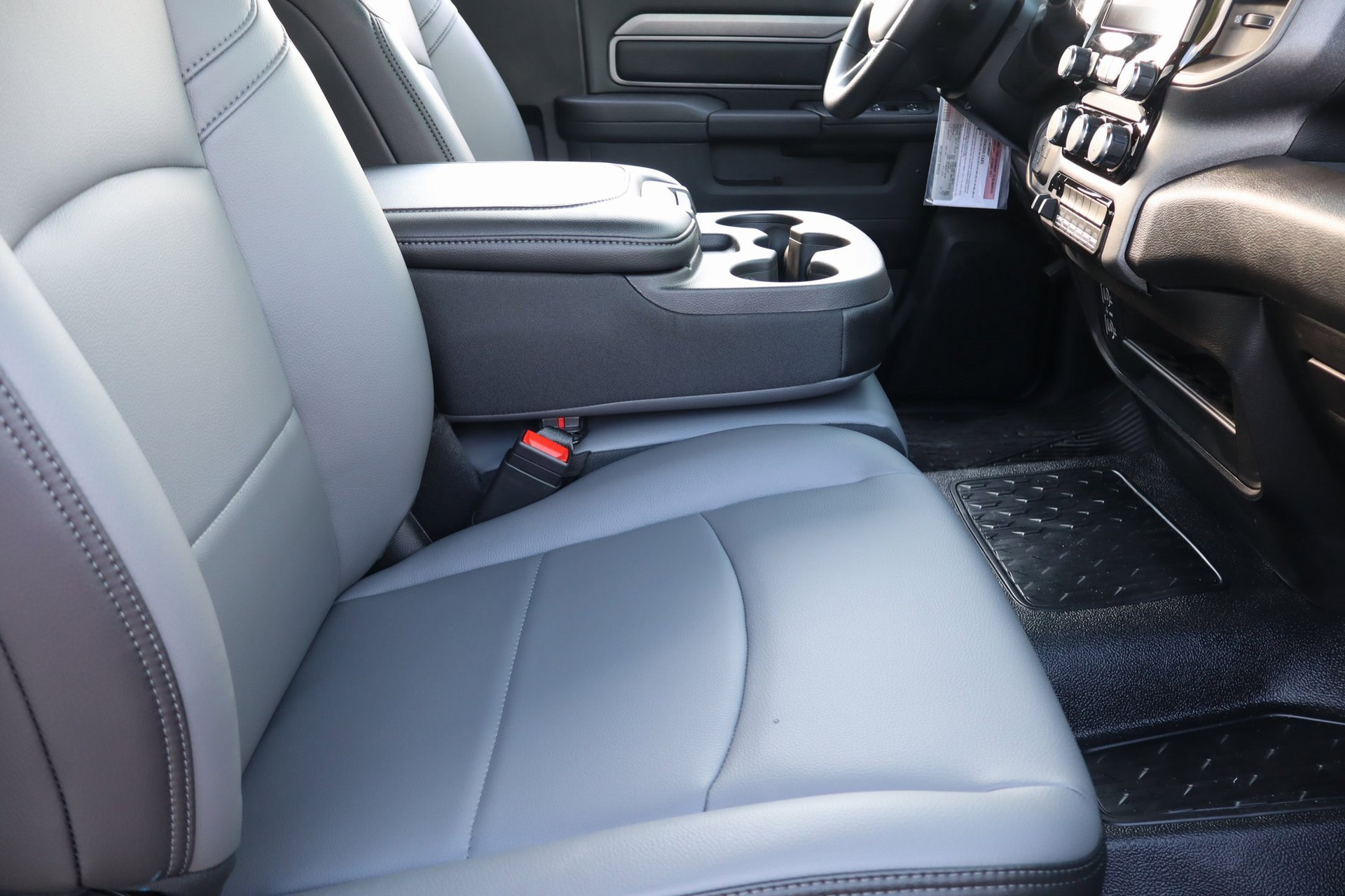 New 2026 RAM 5500 Tradesman w/ Chrome Appearance Group image 21