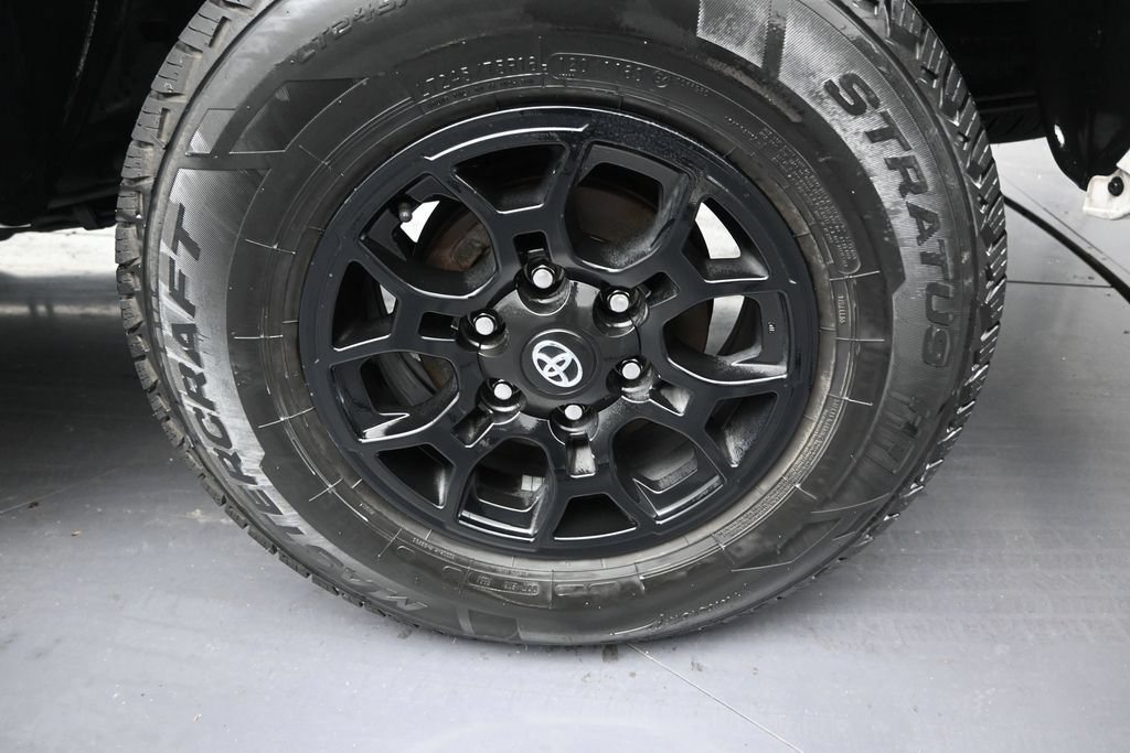 Used 2022 Toyota Tacoma SR5 RWD image 10
