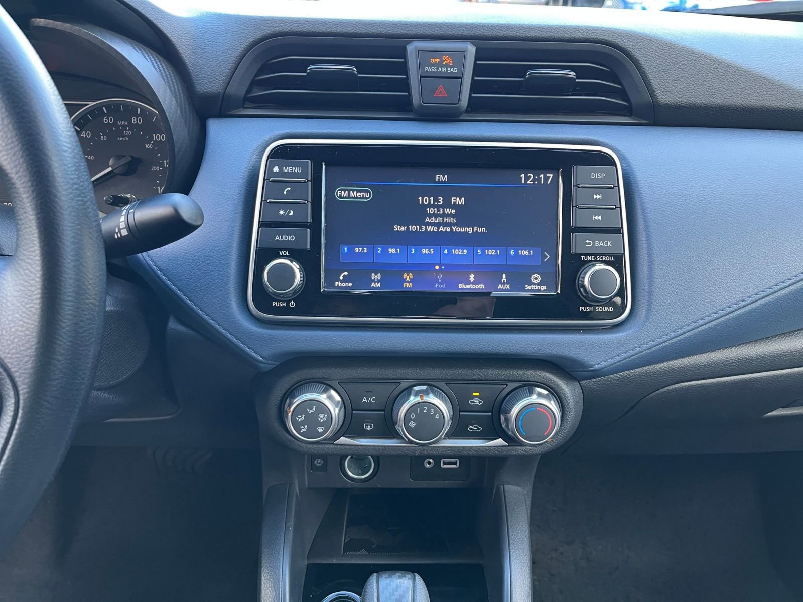 Used 2025 Nissan Versa SV image 17