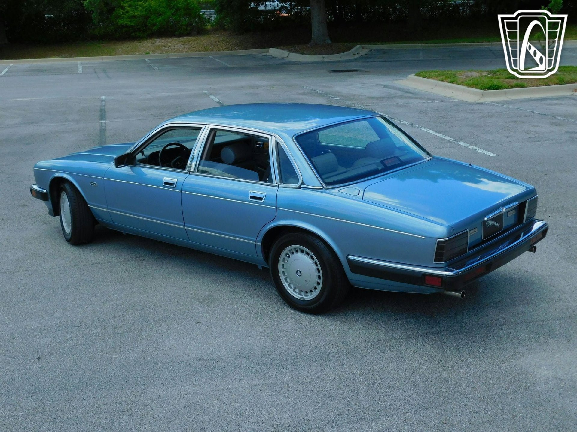 Used 1991 Jaguar XJ Vanden Plas image 9