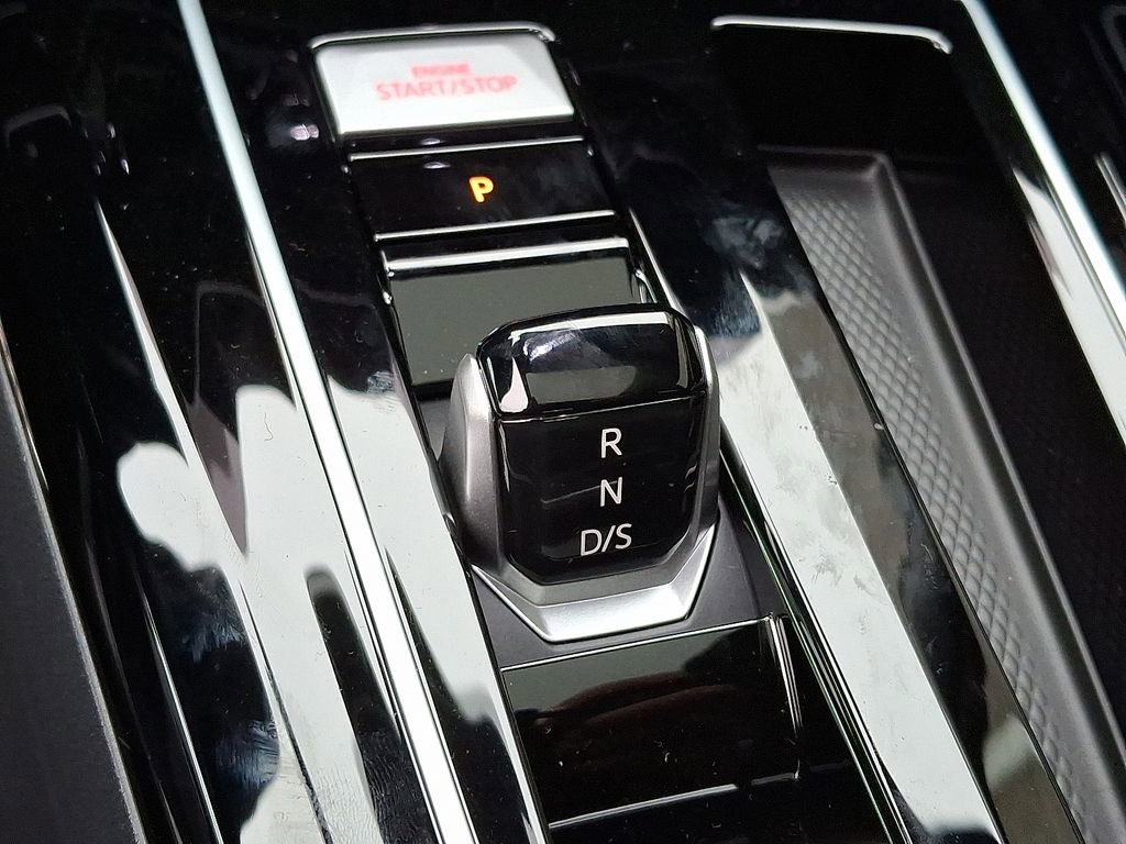 New 2025 Volkswagen GTI SE FWD image 11