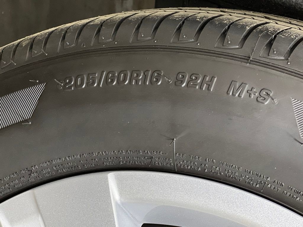 Used 2025 Nissan Kicks Play S image 35