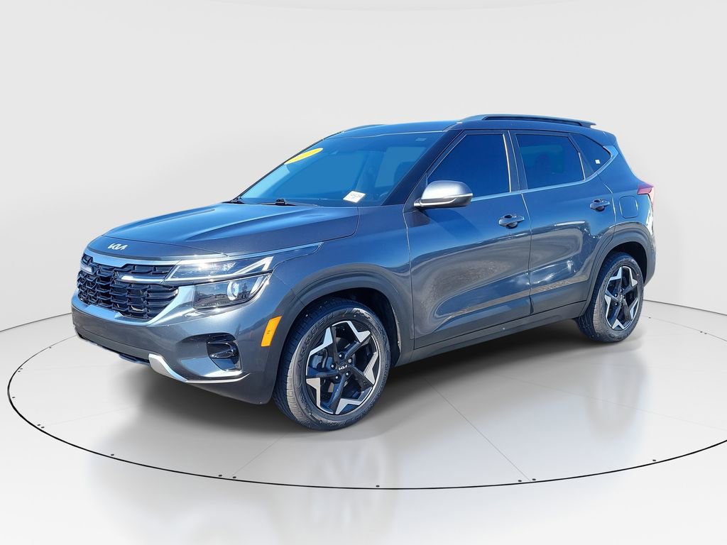 Used 2024 Kia Seltos EX image 3