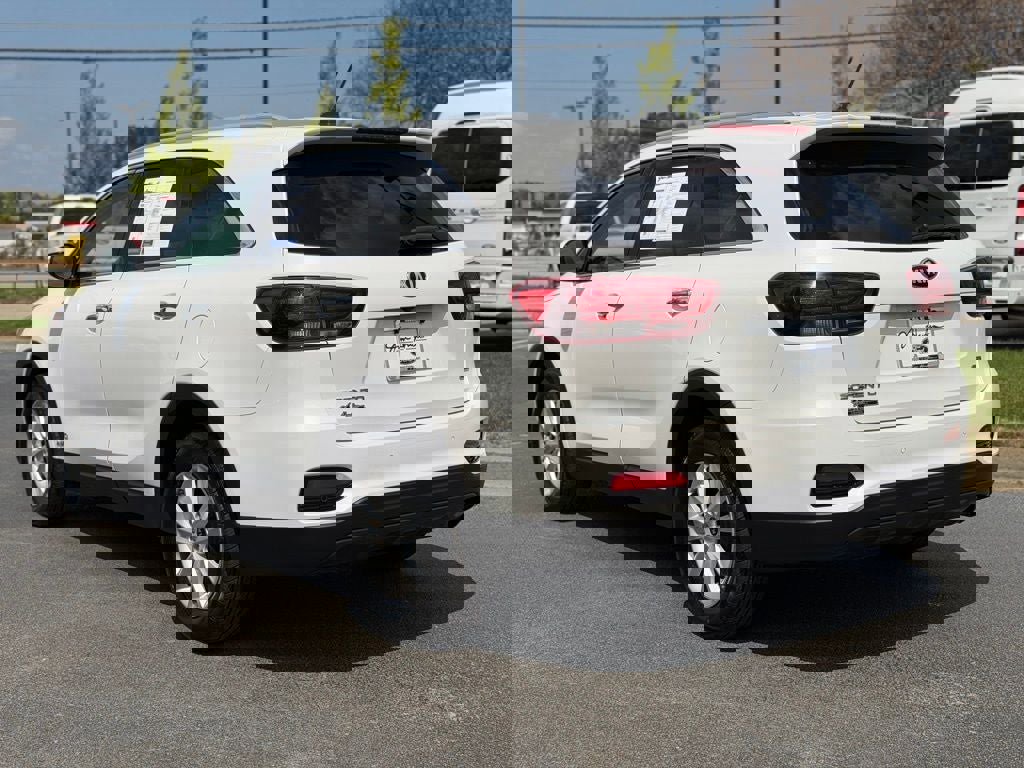Used 2020 Kia Sorento LX w/ LX I4 Convenience Package image 6