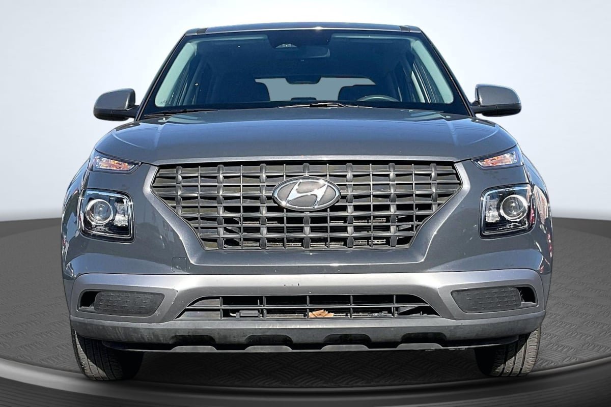 Used 2024 Hyundai Venue SE FWD image 3