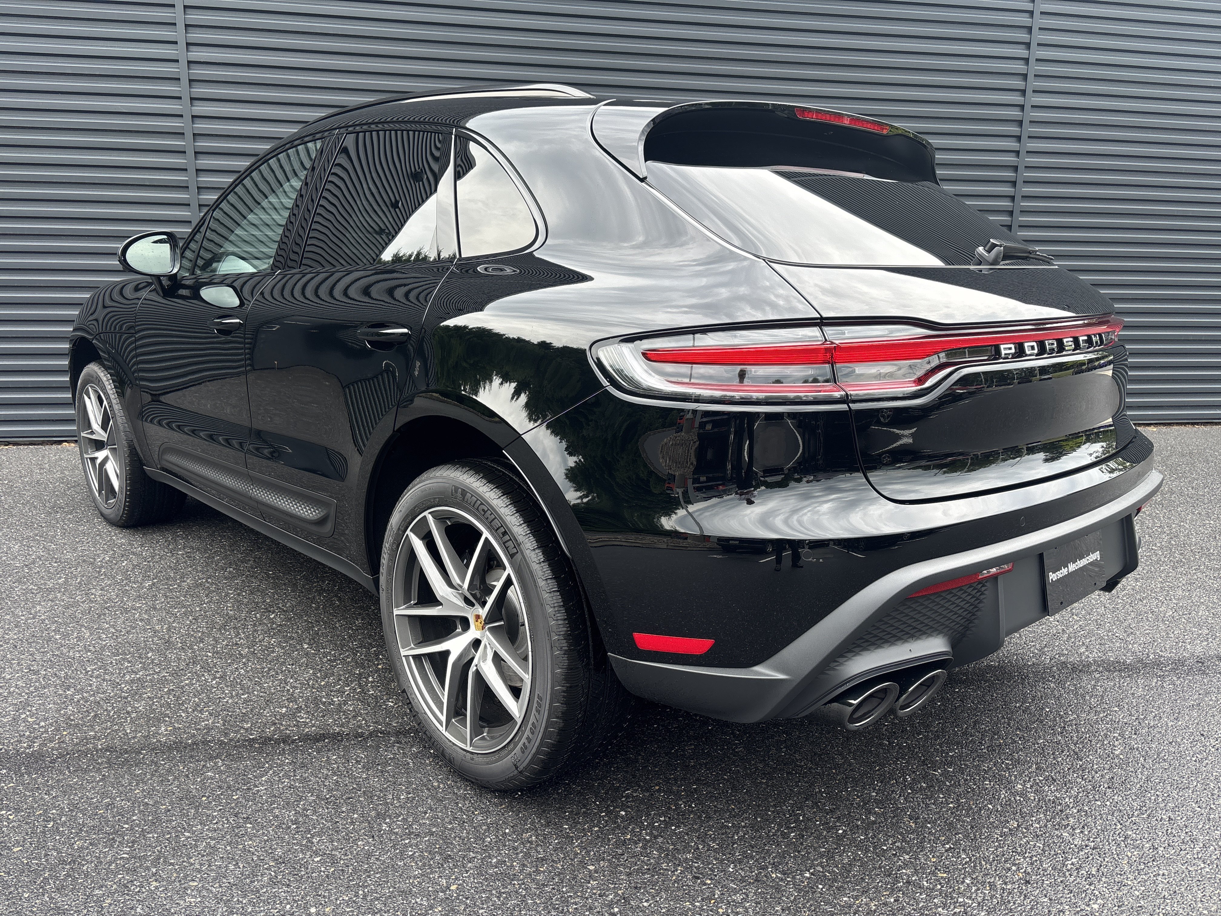 New 2026 Porsche Macan AWD/4WD image 3