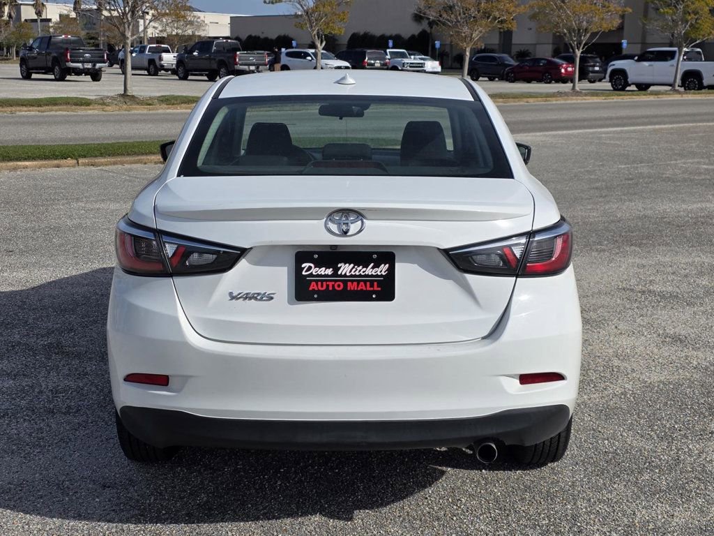 Used 2020 Toyota Yaris LE image 3