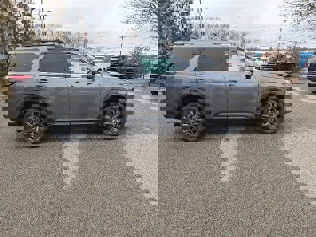 New 2025 Nissan Pathfinder SV w/ SV Premium Package image 2