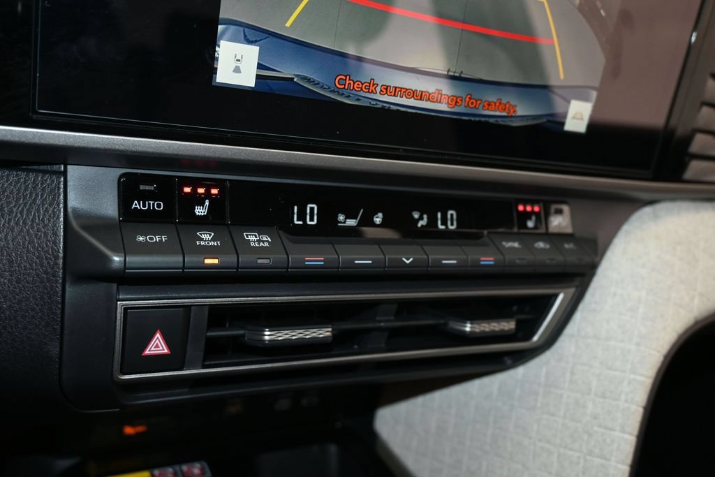 Used 2025 Toyota Camry XLE FWD image 20