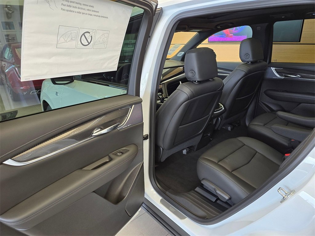 New 2025 Cadillac XT6 Sport w/ Technology Package image 16