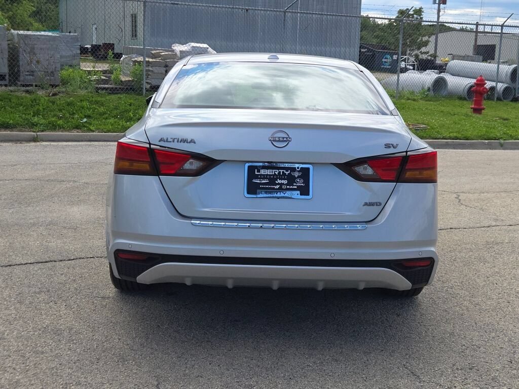 Used 2023 Nissan Altima 2.5 SV AWD/4WD image 10