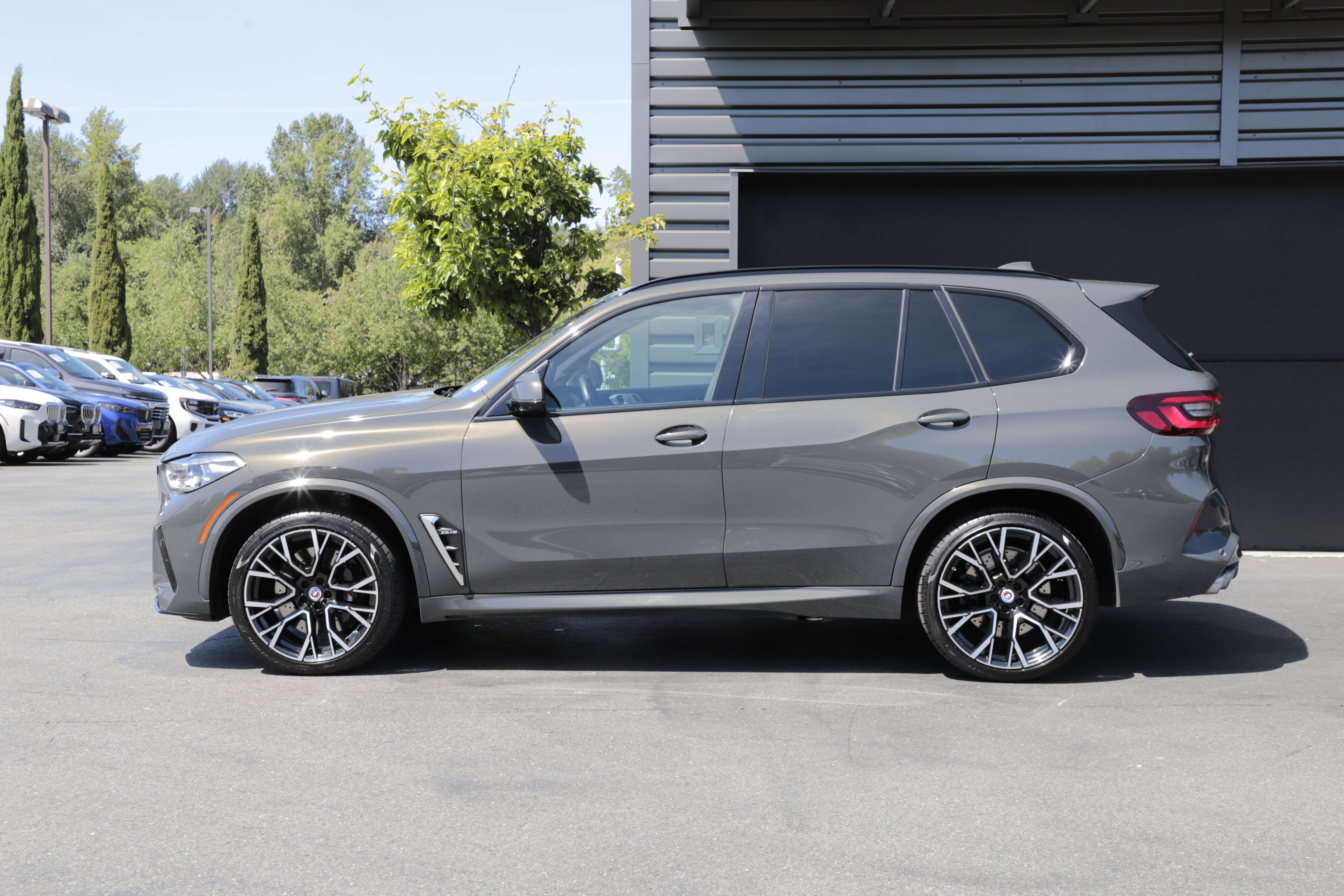 Used 2023 BMW X5 M w/ Executive Package AWD/4WD image 5
