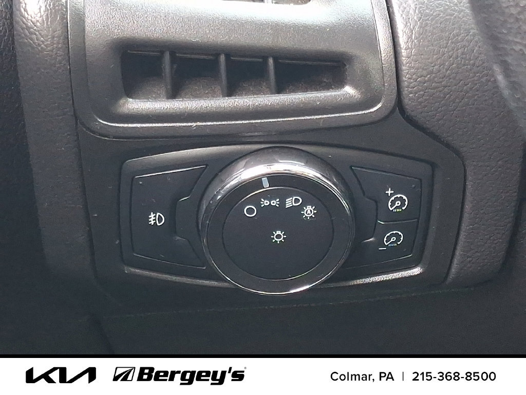 Used 2012 Ford Focus SE FWD image 23