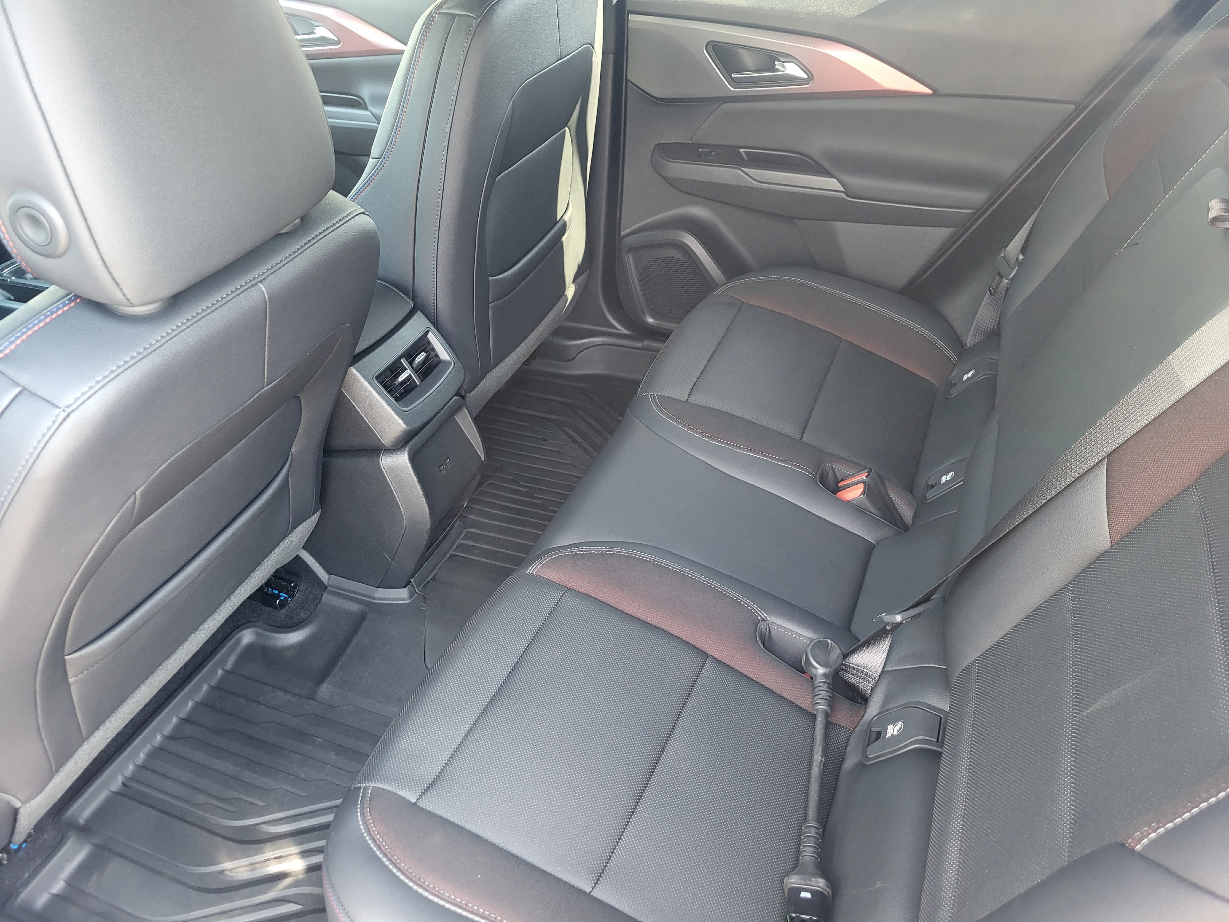 Used 2025 Chevrolet Equinox EV RS AWD/4WD image 23
