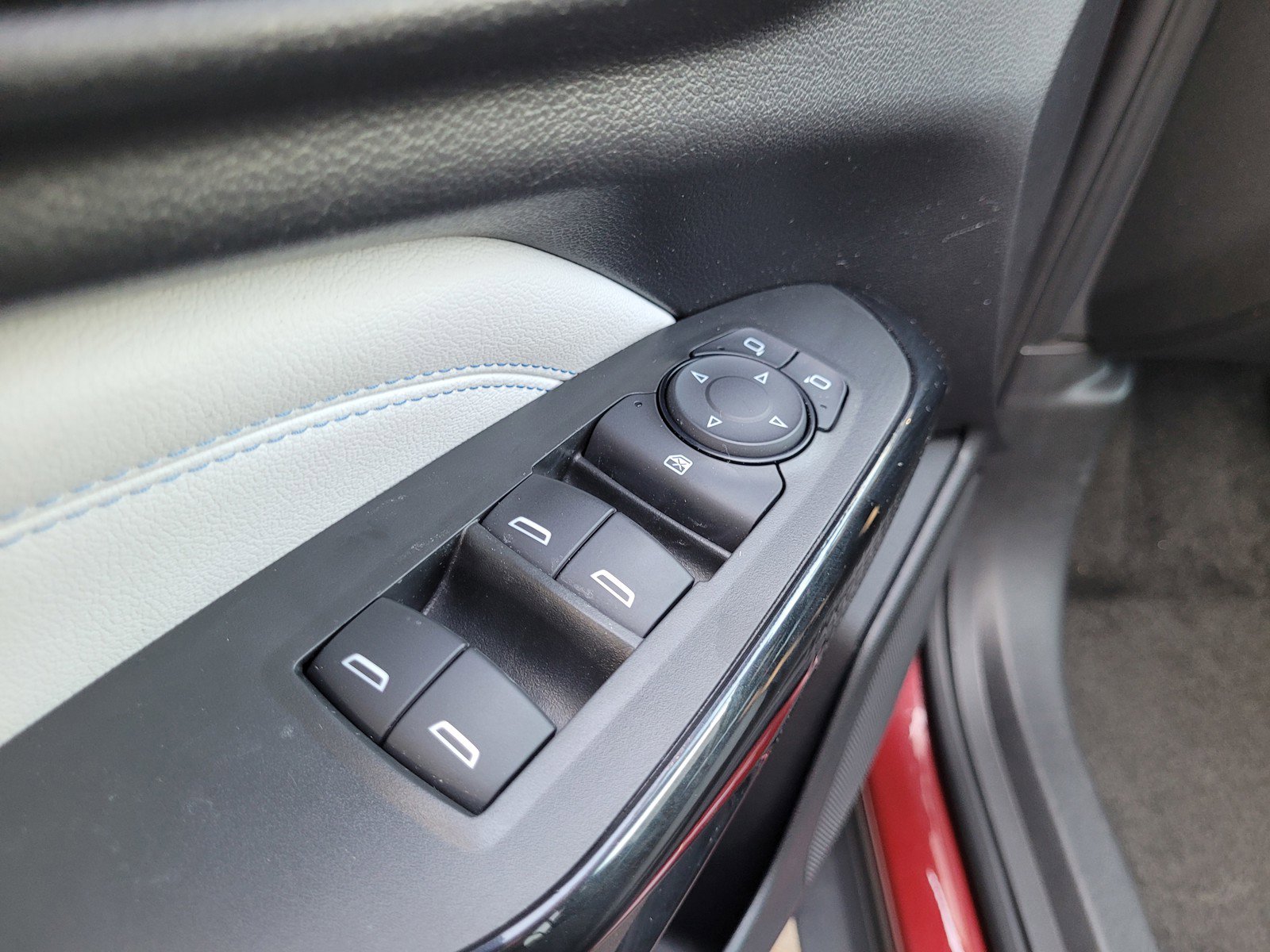 Used 2025 Chevrolet Trax LT w/ LT Convenience Package image 26