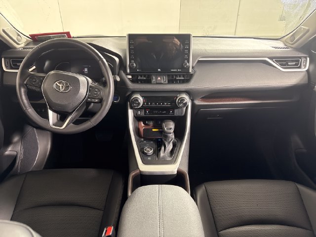 Used 2022 Toyota RAV4 Limited AWD/4WD image 19