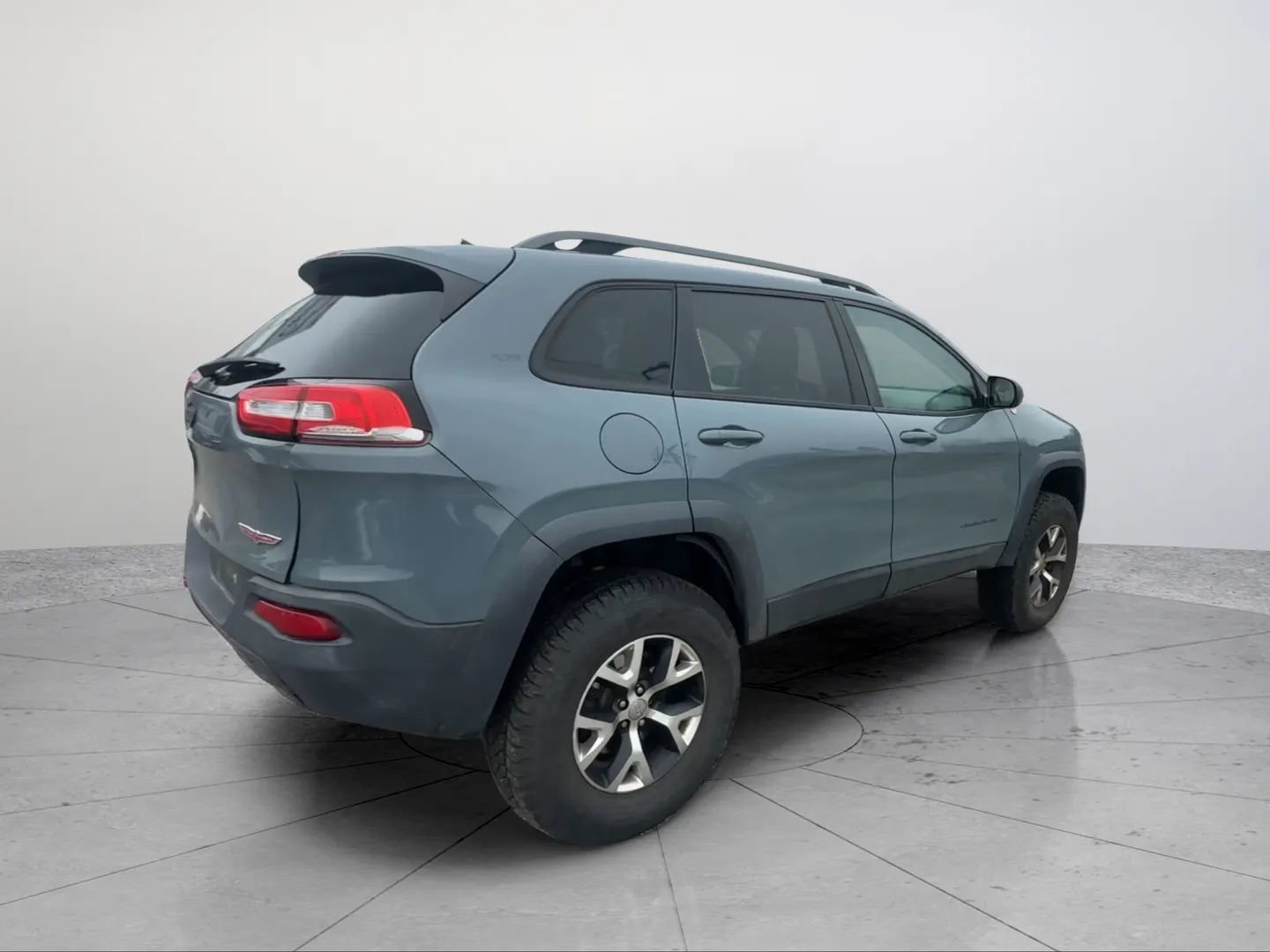 Used 2014 Jeep Cherokee Trailhawk w/ Leather Interior Group image 5