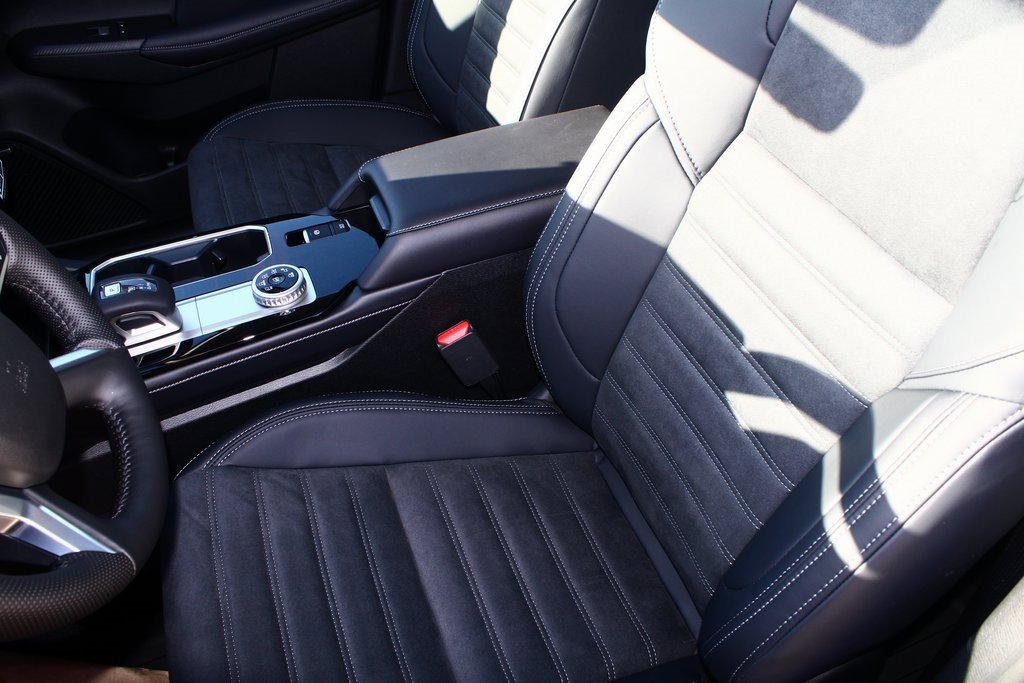 New 2026 Mitsubishi Outlander AWD image 4