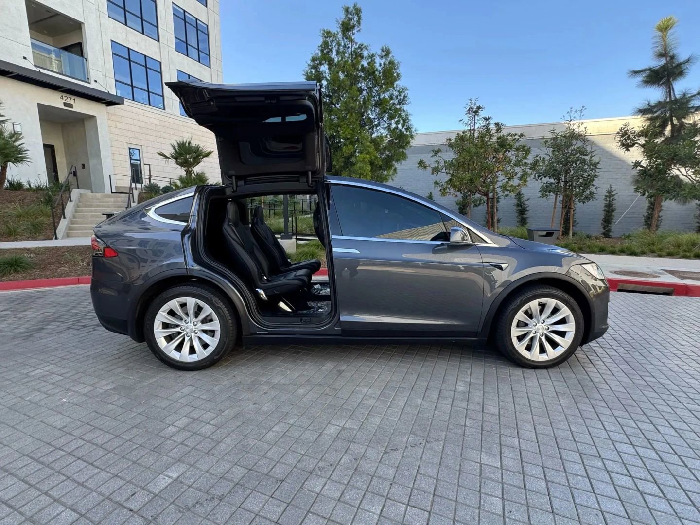 Used 2019 Tesla Model X 100D AWD/4WD image 7