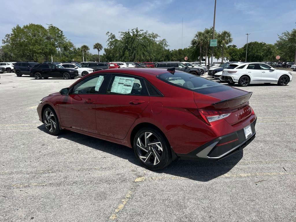 New 2025 Hyundai Elantra SEL image 12