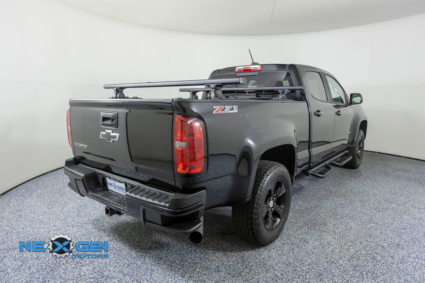 Used 2017 Chevrolet Colorado Z71 AWD/4WD image 7