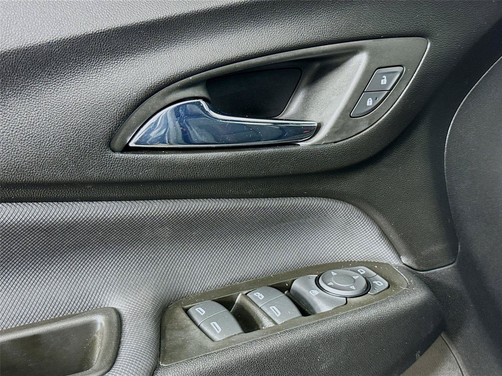 Used 2023 Chevrolet Equinox RS AWD/4WD image 18