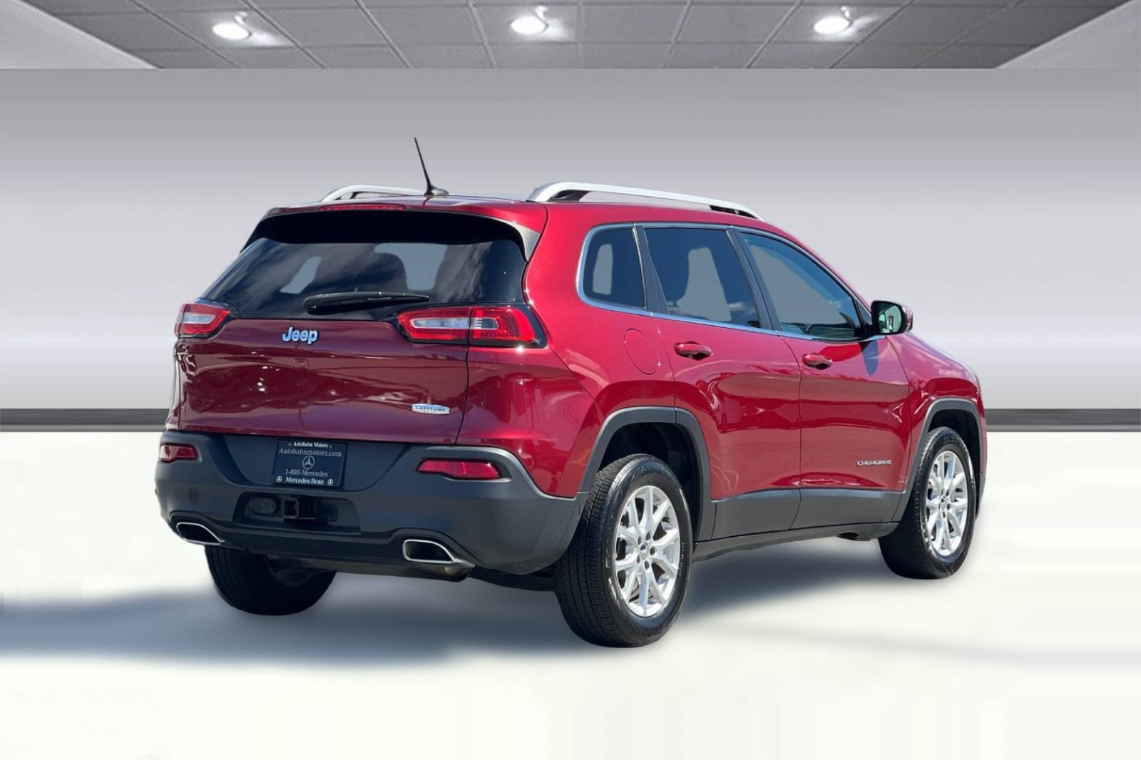 Used 2015 Jeep Cherokee Latitude w/ Comfort/Convenience Group FWD image 8
