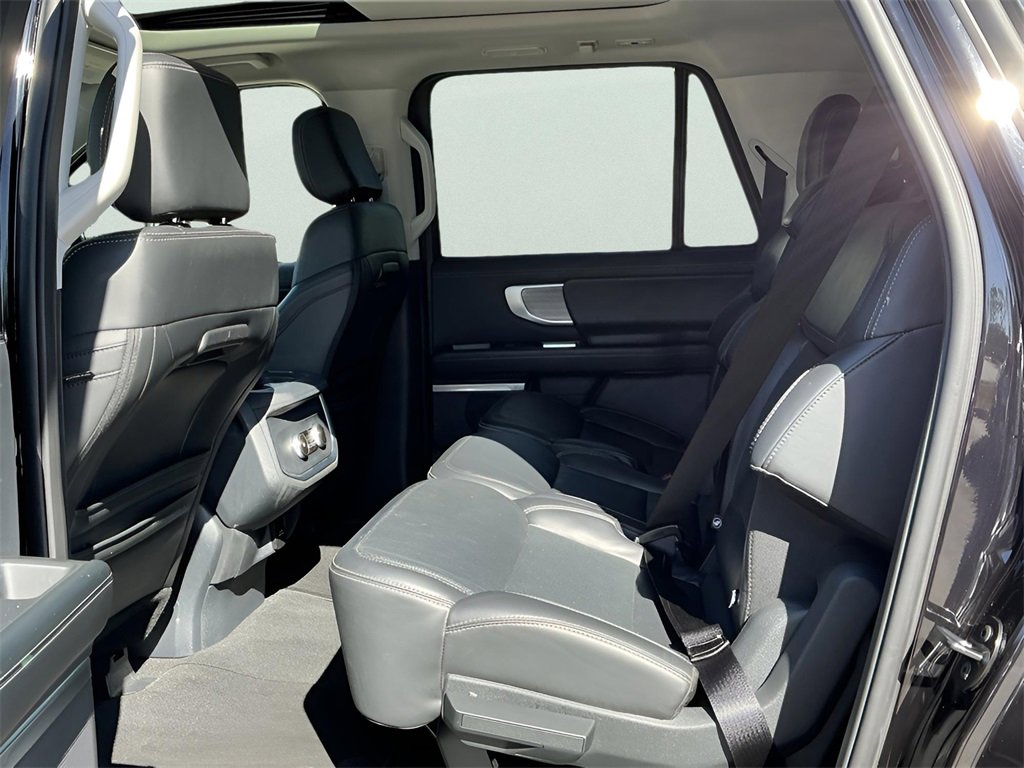 Certified 2025 Ford Expedition Max Platinum image 29