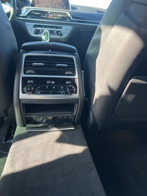 Used 2020 BMW 750i xDrive w/ Executive Package image 10