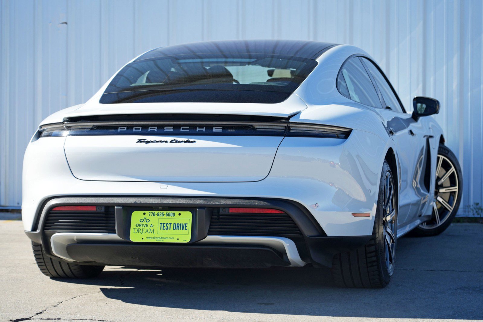 Used 2020 Porsche Taycan image 5