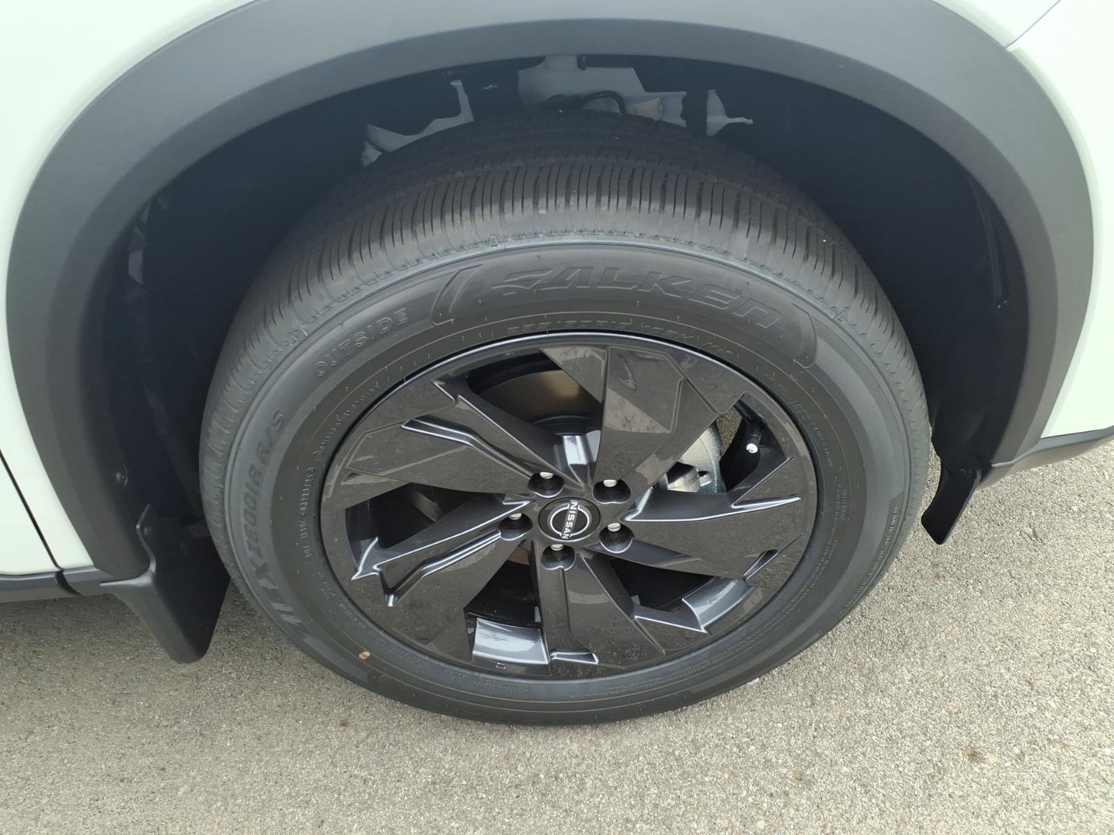 New 2026 Nissan Rogue SV FWD image 5