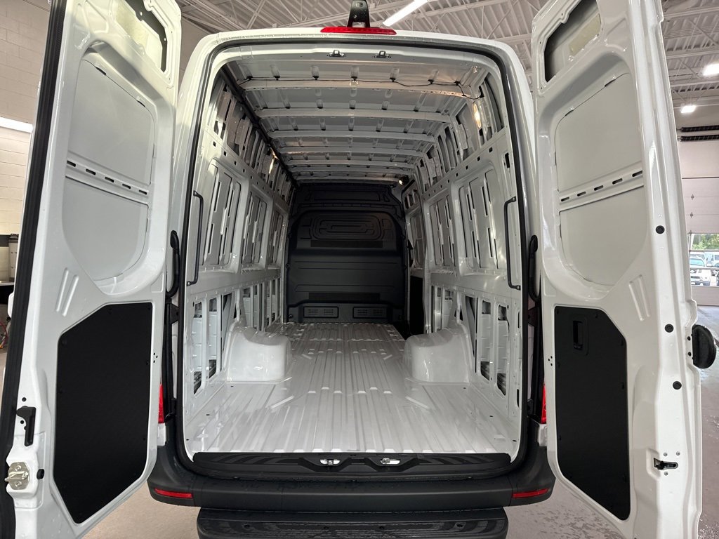 New 2025 Mercedes-Benz Sprinter 3500 image 18