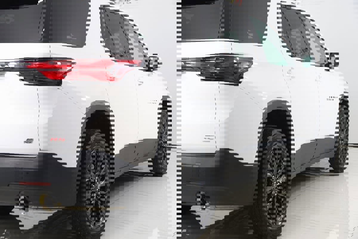 Used 2023 Chevrolet Traverse RS image 44
