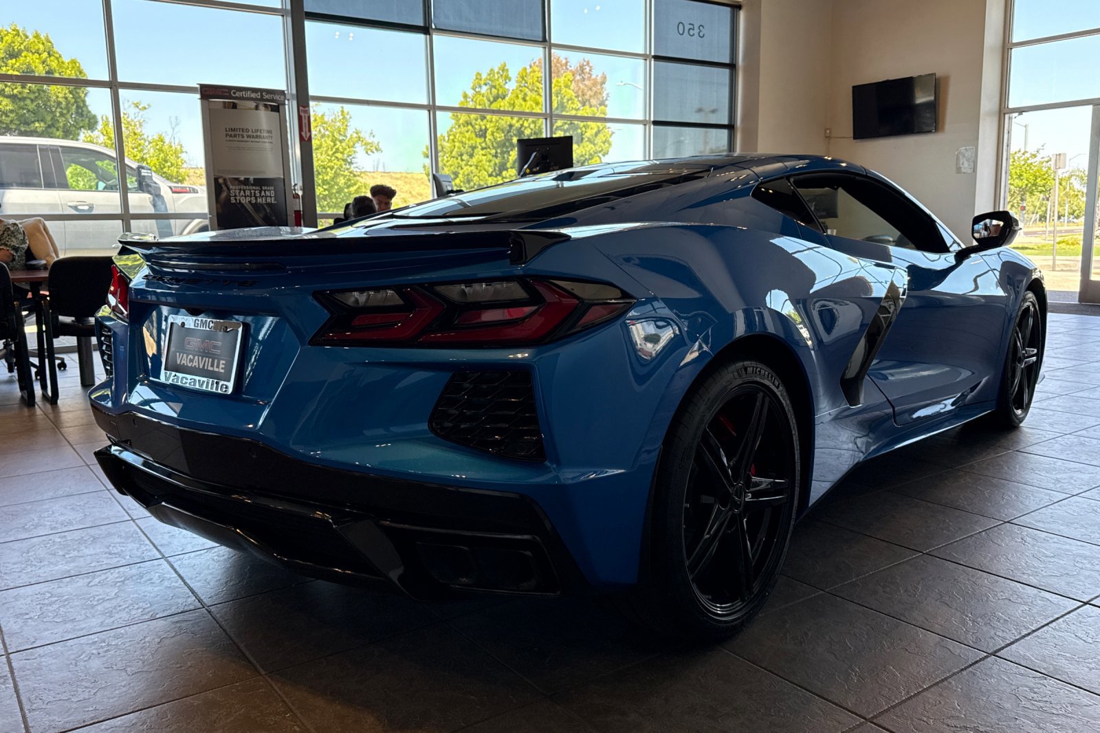Used 2023 Chevrolet Corvette Stingray Premium Cpe w/ Z51 Performance Package RWD image 5