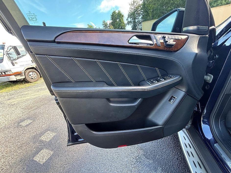 Used 2015 Mercedes-Benz ML 63 AMG 4MATIC image 18
