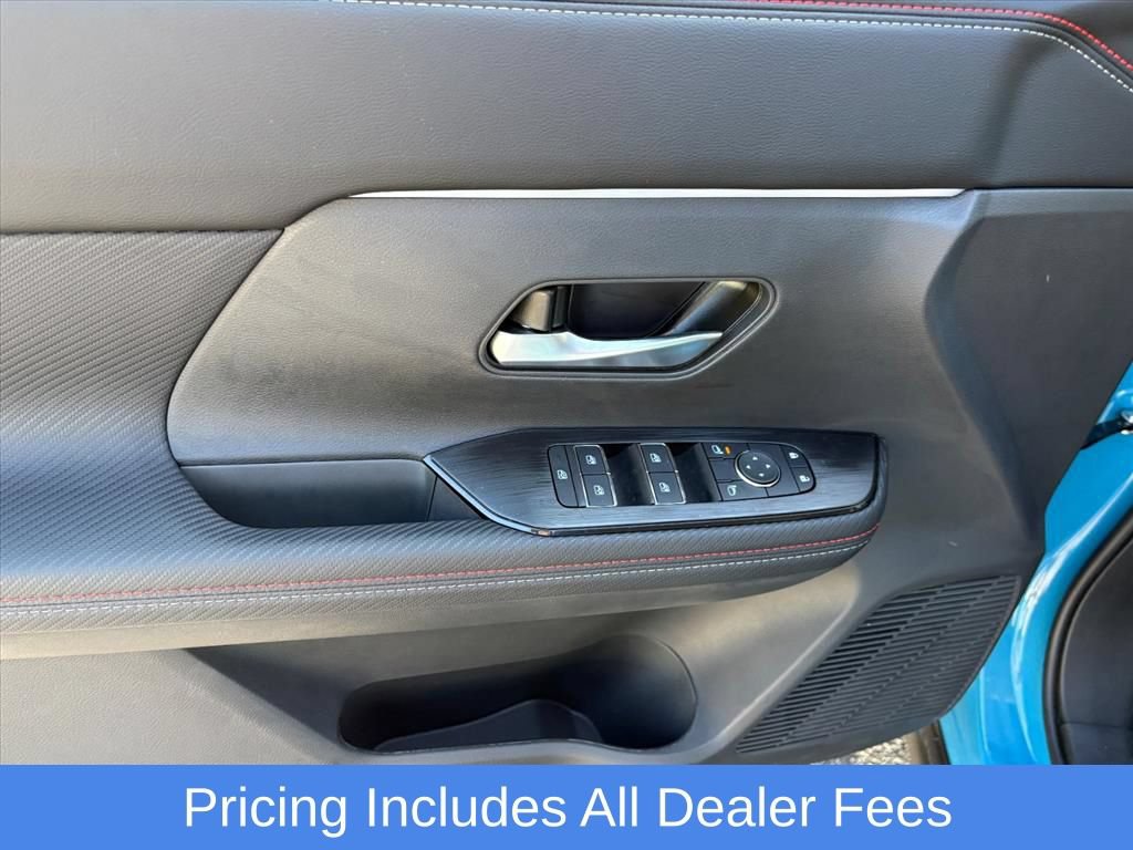 Used 2026 Nissan Kicks SR w/ Cold Weather Package AWD/4WD image 24