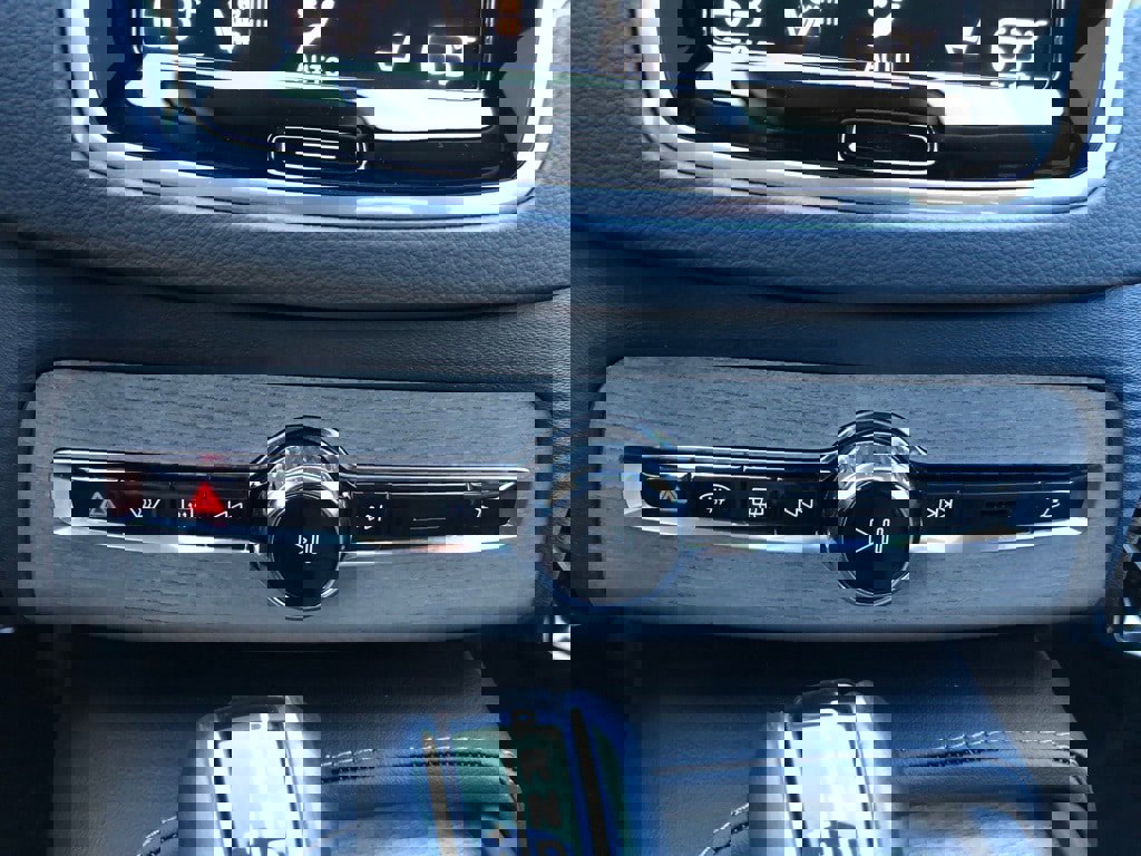 Used 2022 Volvo XC90 T6 Inscription w/ Advanced Package image 27