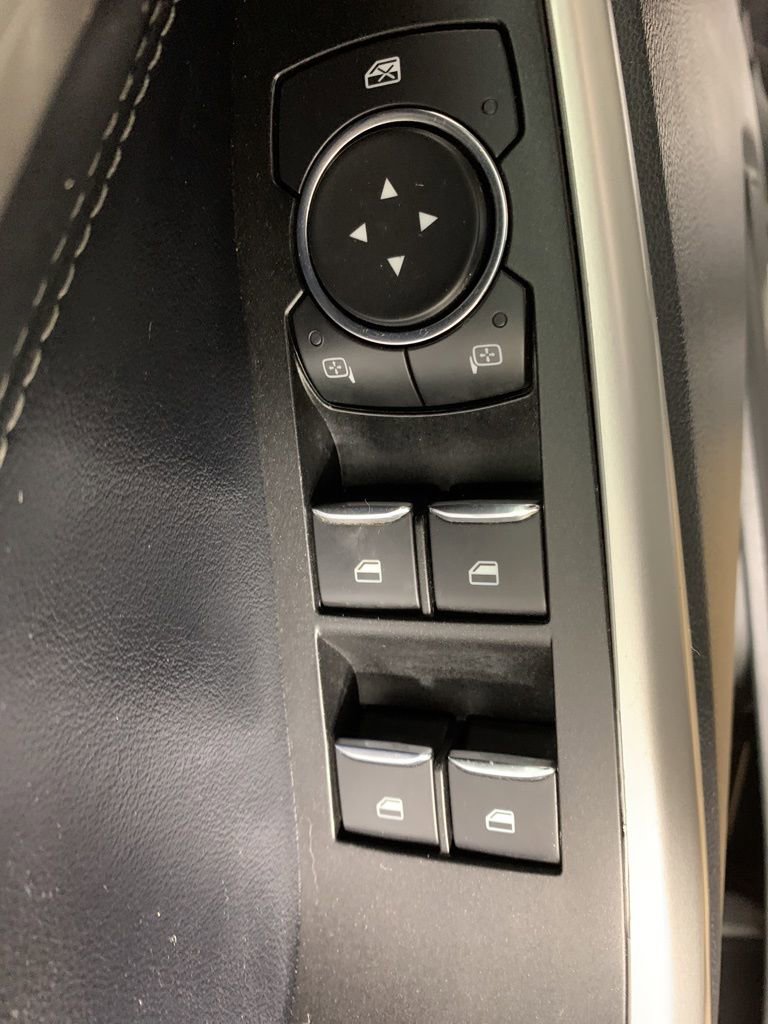 Used 2022 Ford Explorer XLT image 19