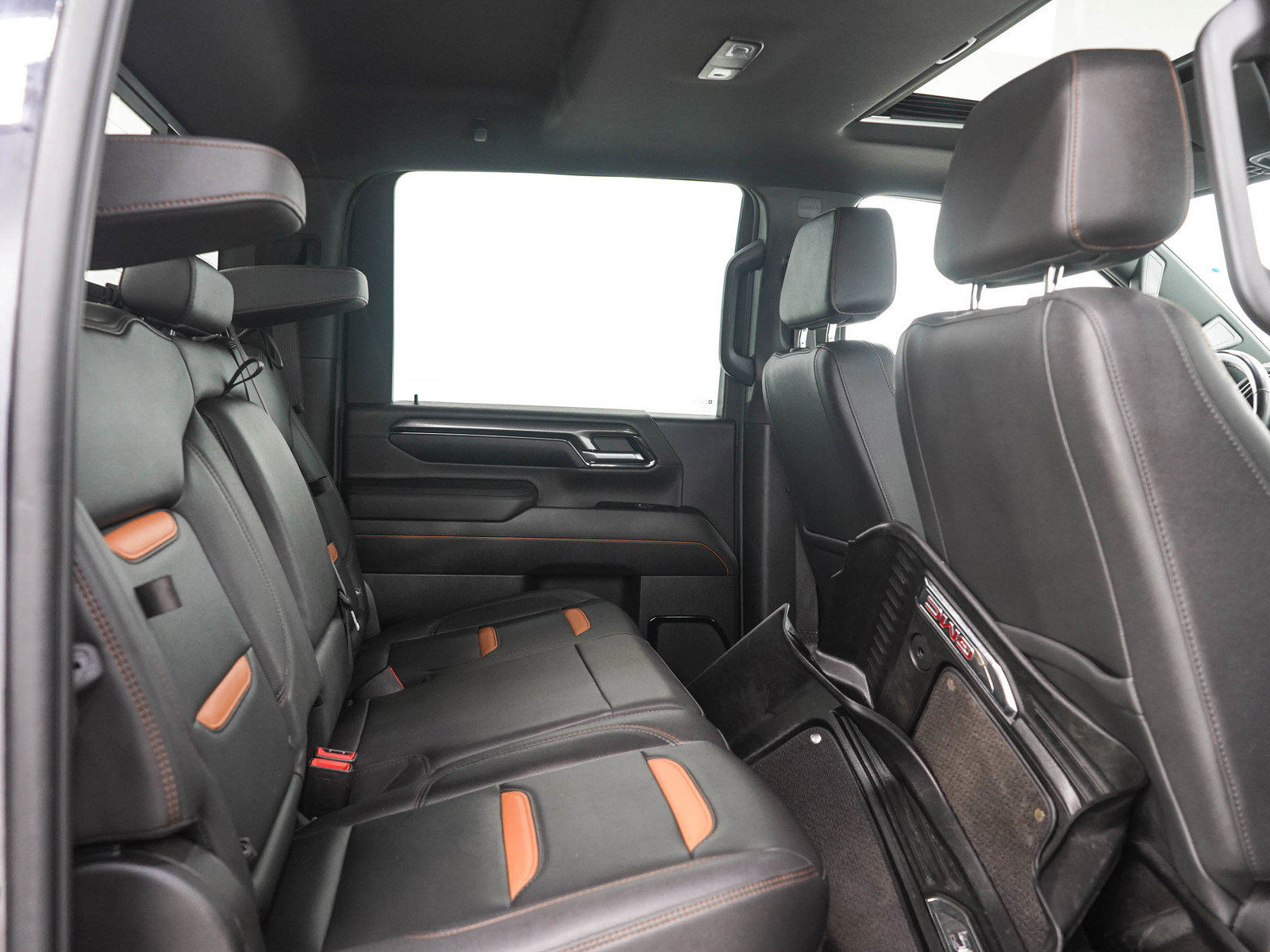 Used 2024 GMC Sierra 2500 AT4 w/ AT4 Premium Plus Package AWD/4WD image 12