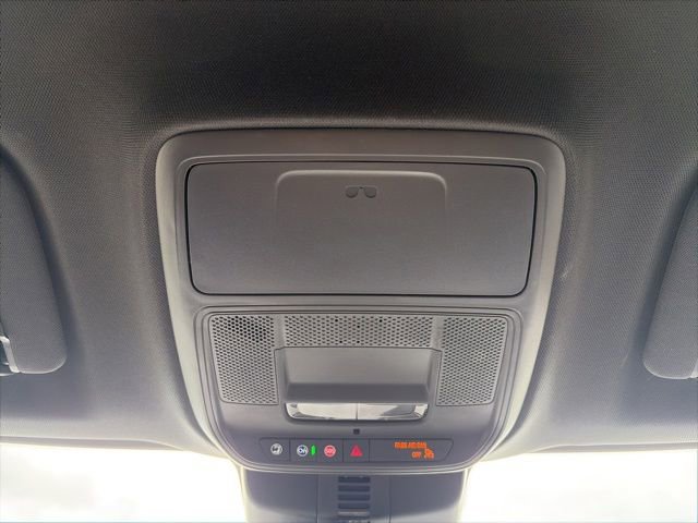 Used 2025 Chevrolet Traverse LT AWD/4WD image 22