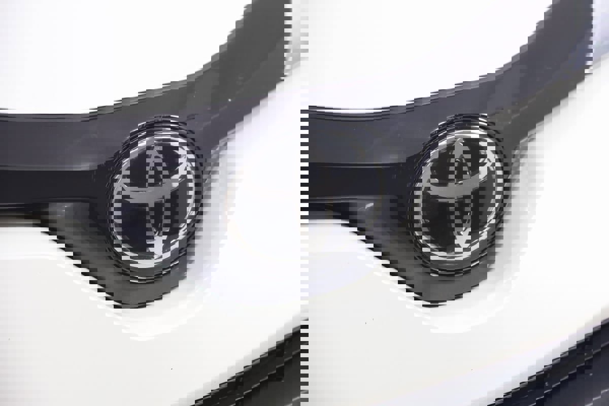 Used 2021 Toyota C-HR LE image 13