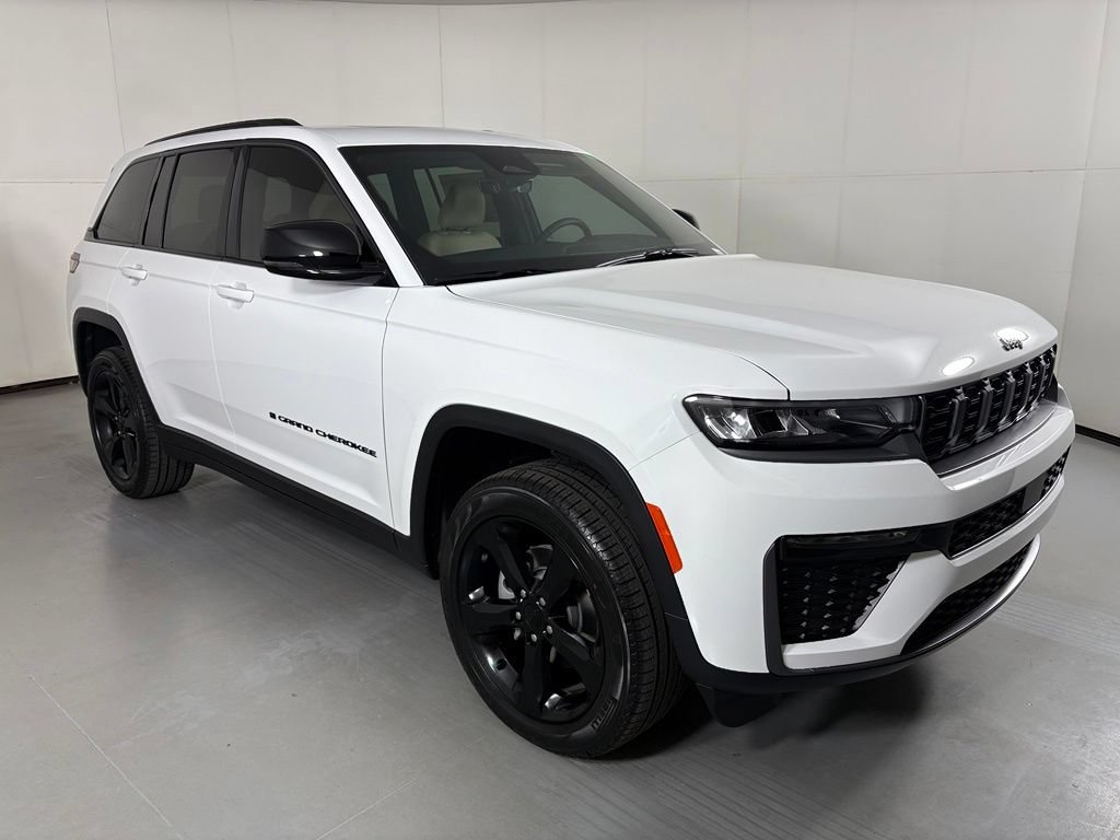New 2026 Jeep Grand Cherokee Limited w/ Limited Altitude Package AWD/4WD image 2