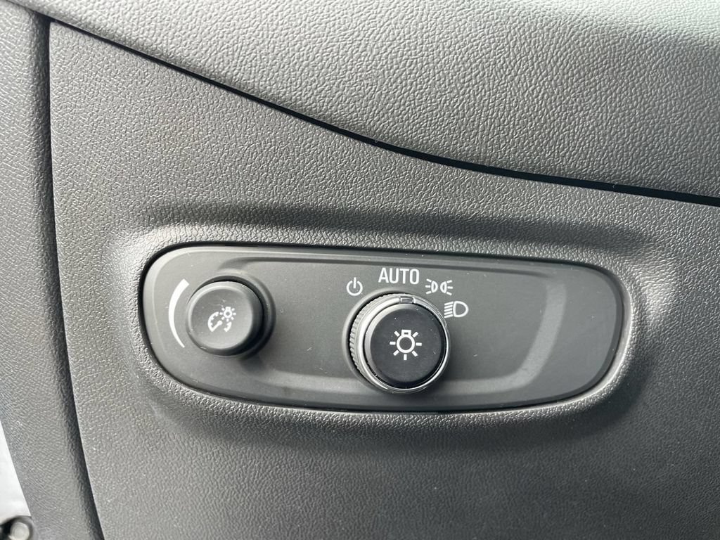 Used 2023 Chevrolet Equinox RS w/ RS Leather Package FWD image 30