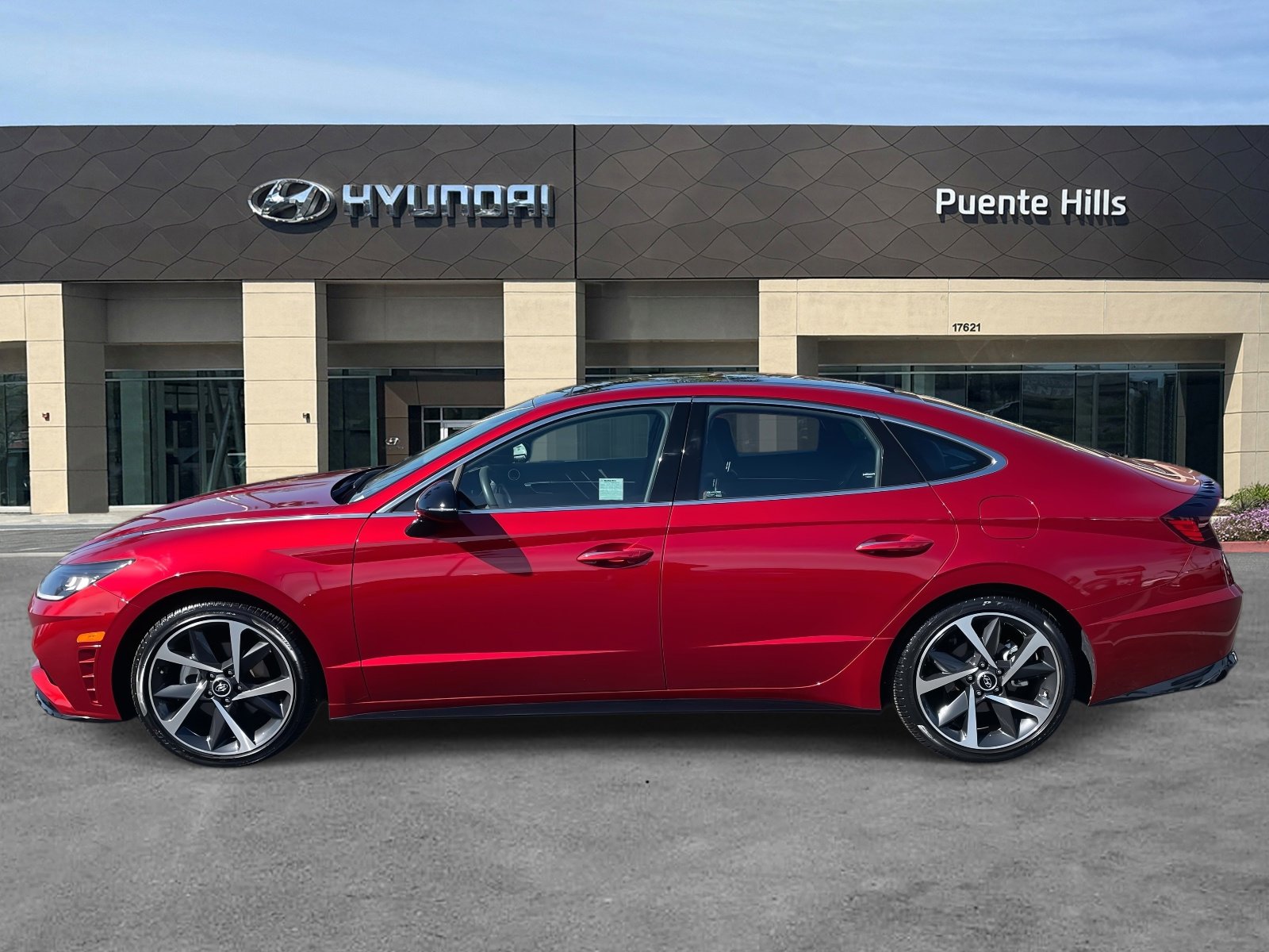 Used 2023 Hyundai Sonata SEL Plus image 3