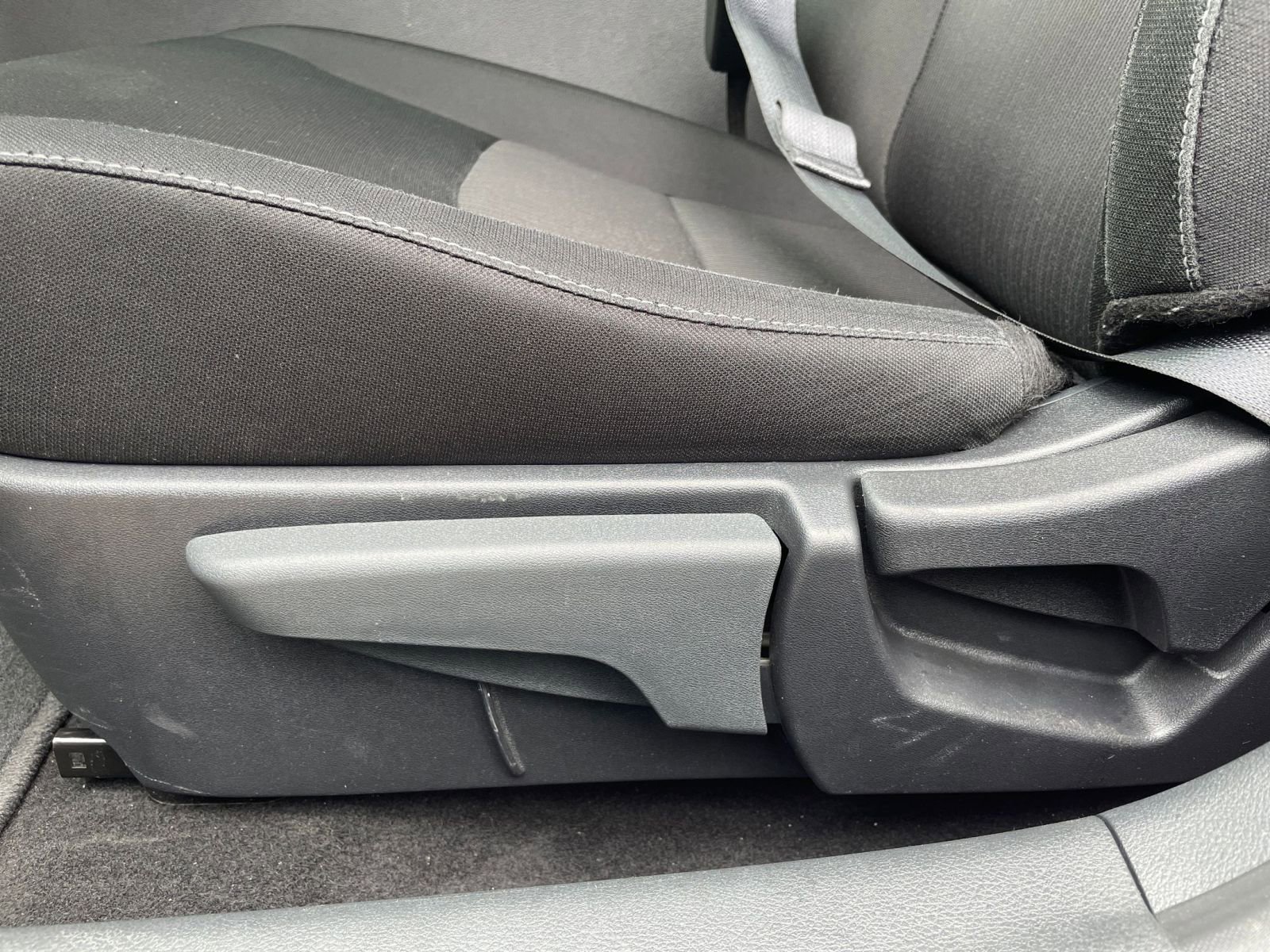 Used 2025 Nissan Sentra SV image 23