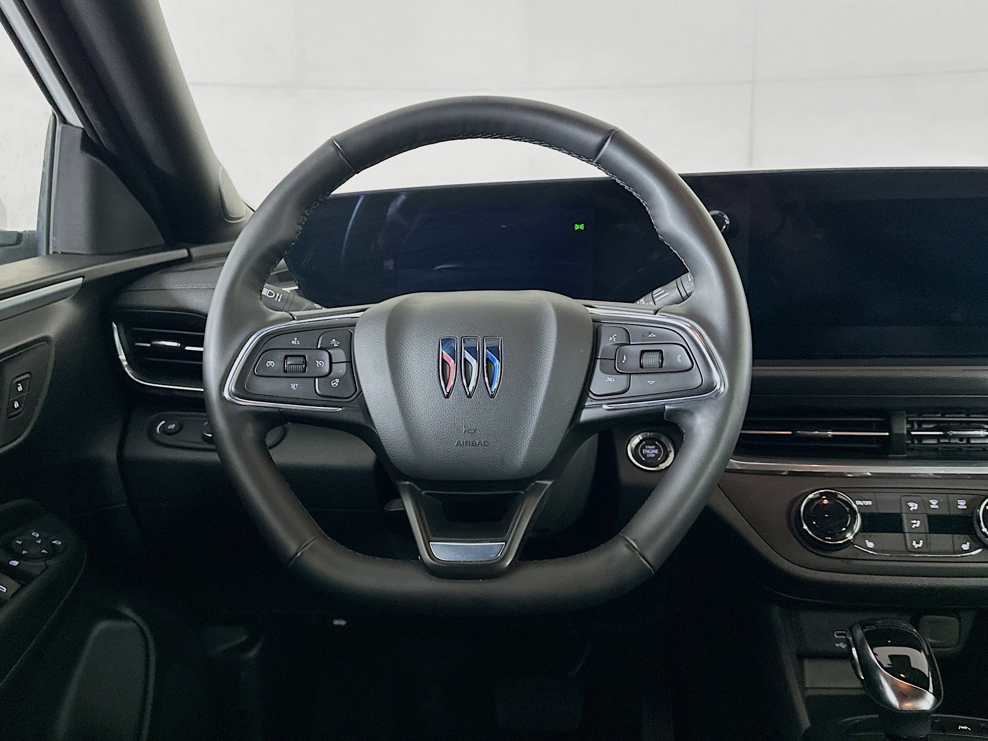 Used 2024 Buick Envista Preferred w/ Convenience I Package image 17