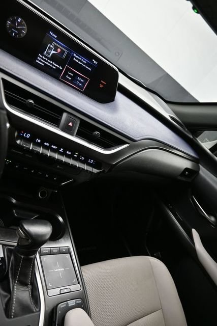 Used 2019 Lexus UX 200 w/ Premium Package FWD image 23