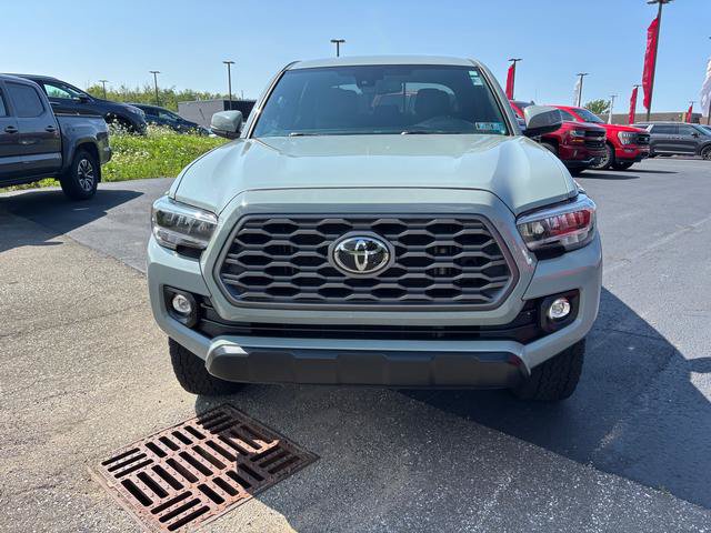 Used 2022 Toyota Tacoma TRD Off-Road AWD/4WD image 9